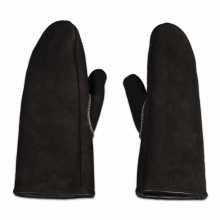 Black mittens with lambskin insulation